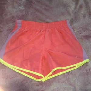 Coral athletic shorts